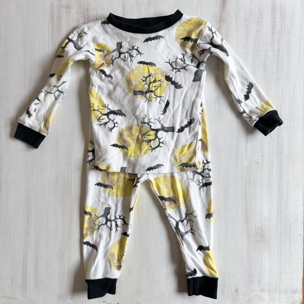 Burt’s Bees Baby Halloween full moon pajamas (size 6-12 months)